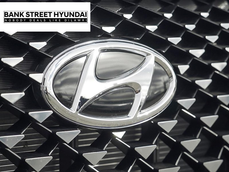 2025 Hyundai Venue Ultimate IVT w/Black Interior