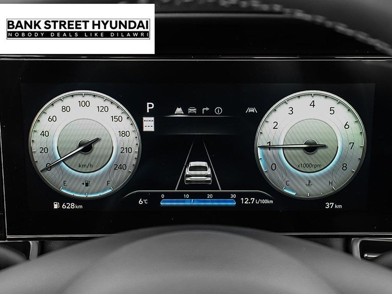 2025 Hyundai Elantra Luxury IVT