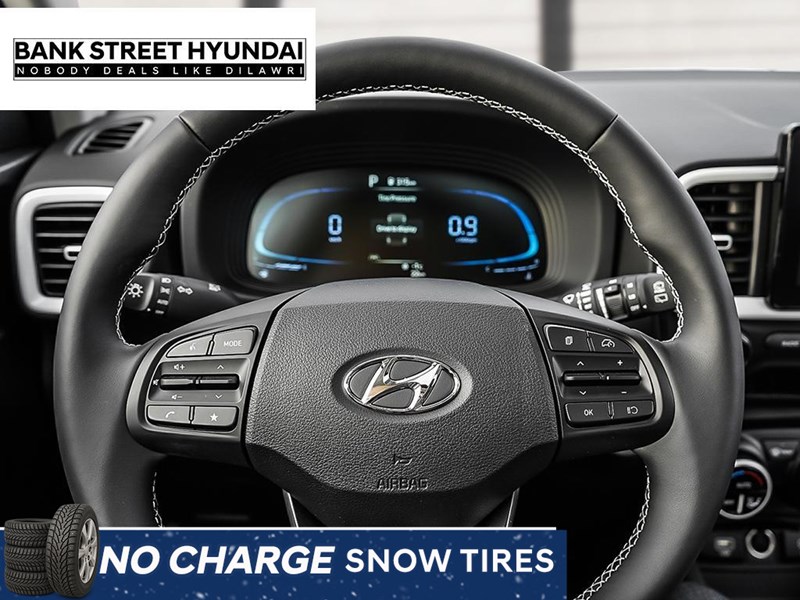 2025 Hyundai Venue Ultimate IVT w/Black Interior