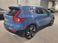 2024 Volvo XC40 B5 AWD Plus Bright Theme