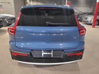 2024 Volvo XC40 B5 AWD Plus Bright Theme