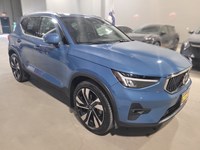 2024 Volvo XC40 B5 AWD Plus Bright Theme