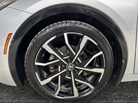 2024 Toyota Prius Prime XSE Auto