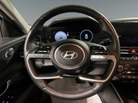 2025 Hyundai Elantra Luxury IVT