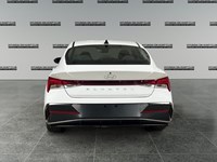 2025 Hyundai Elantra Luxury IVT