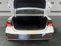 2025 Hyundai Elantra Luxury IVT