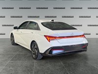 2025 Hyundai Elantra Luxury IVT