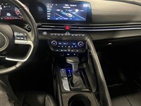 2025 Hyundai Elantra Luxury IVT