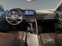 2025 Hyundai Elantra Luxury IVT