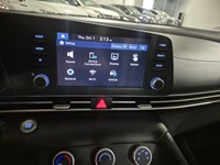2023 Hyundai Elantra Preferred IVT