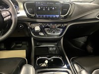 2022 Chrysler Pacifica Hybrid Limited 2WD