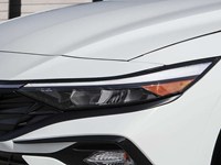 2025 Hyundai Elantra Luxury IVT