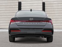 2025 Hyundai Elantra Luxury IVT