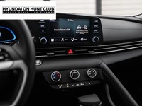 2025 Hyundai Elantra HEV Luxury DCT