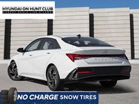 2025 Hyundai Elantra Luxury IVT