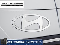 2025 Hyundai Elantra Luxury IVT