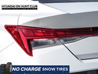 2025 Hyundai Elantra Luxury IVT