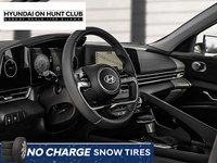 2025 Hyundai Elantra Luxury IVT