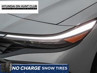 2025 Hyundai Elantra Essential IVT