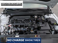 2025 Hyundai Elantra Essential IVT