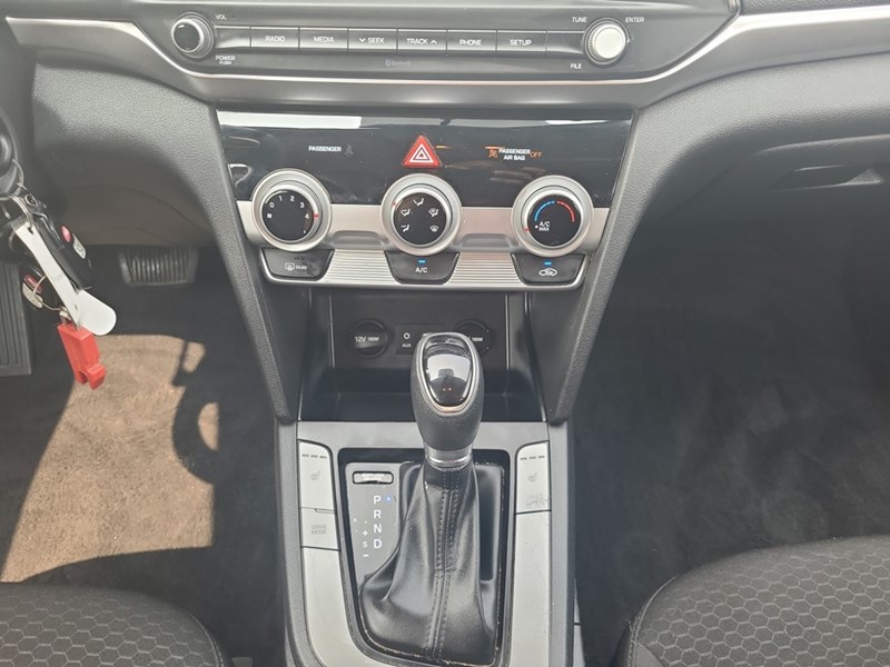 2020 Hyundai Elantra Essential IVT