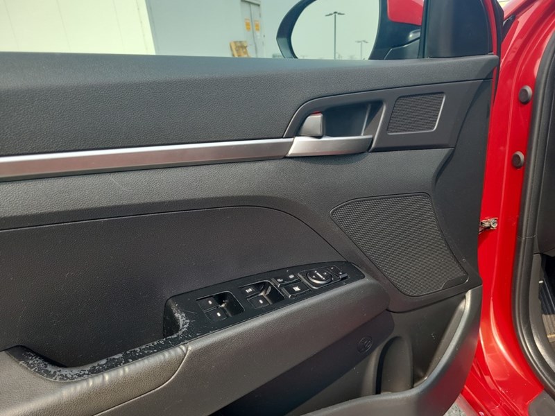 2020 Hyundai Elantra Essential IVT