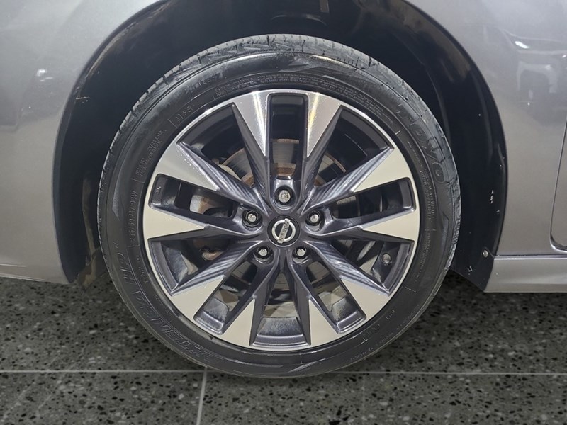2017 Nissan Sentra 4dr Sdn CVT SR Turbo