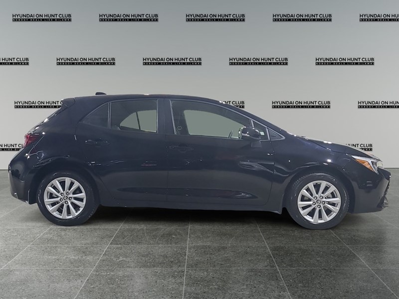 2025 Toyota Corolla Hatchback SE CVT
