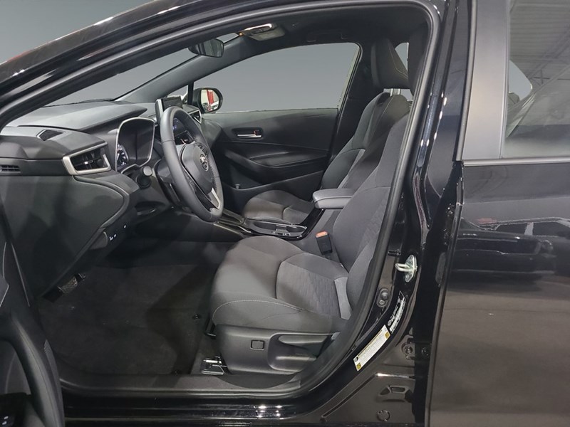 2025 Toyota Corolla Hatchback SE CVT