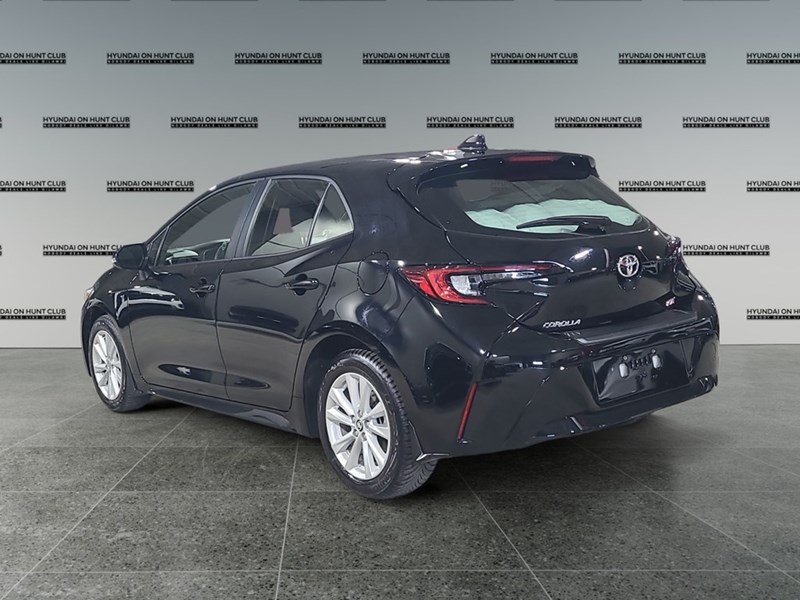 2025 Toyota Corolla Hatchback SE CVT