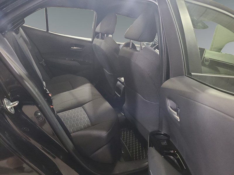 2025 Toyota Corolla Hatchback SE CVT