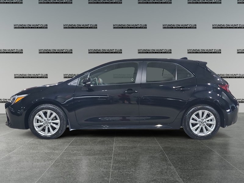 2025 Toyota Corolla Hatchback SE CVT