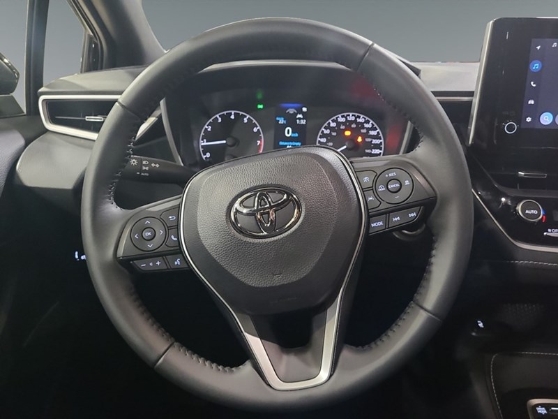 2025 Toyota Corolla Hatchback SE CVT