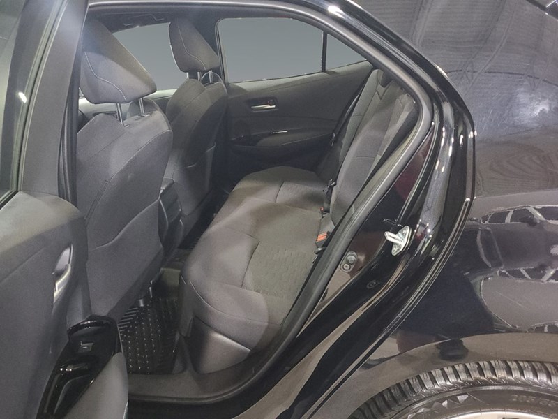 2025 Toyota Corolla Hatchback SE CVT