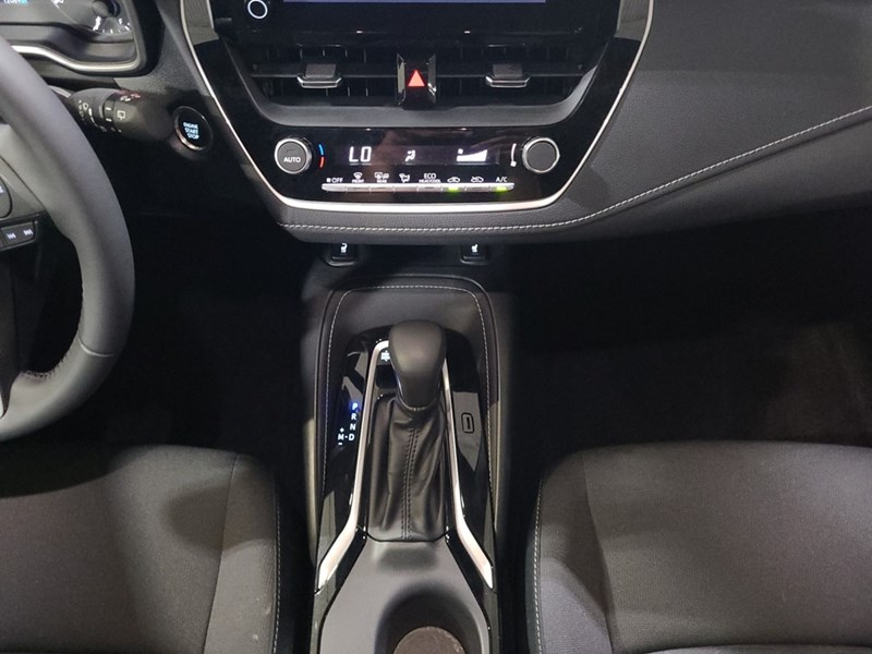2025 Toyota Corolla Hatchback SE CVT