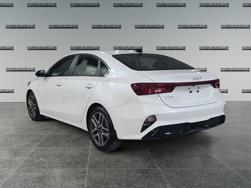 2024 Kia Forte EX+ IVT