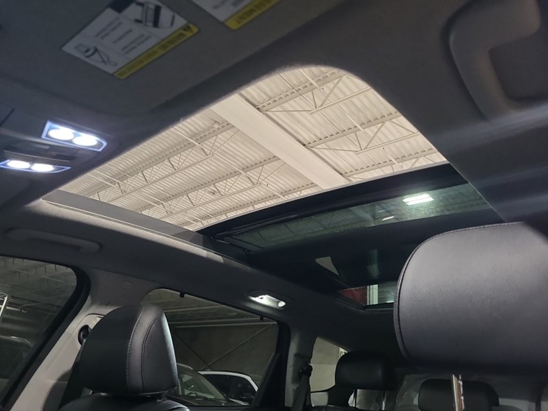 2019 Hyundai Santa Fe 2.0T Luxury AWD w/Dark Chrome Accent