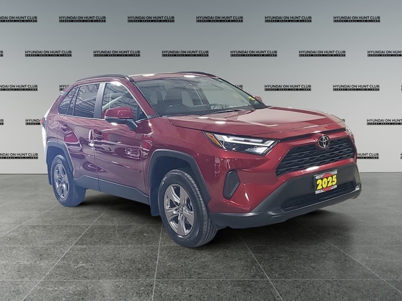 2025 Toyota RAV4 XLE AWD