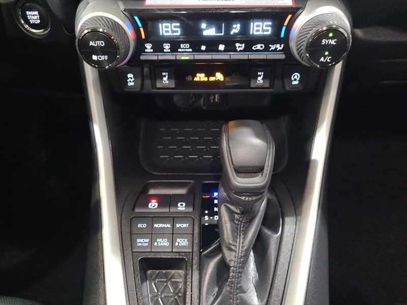 2025 Toyota RAV4 XLE AWD