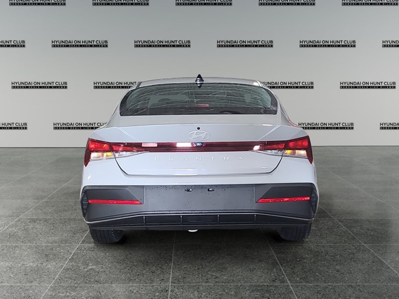 2024 Hyundai Elantra Preferred IVT w/Tech Pkg