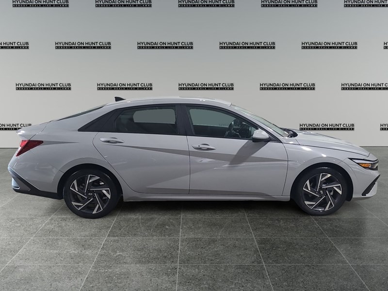 2024 Hyundai Elantra Preferred IVT w/Tech Pkg