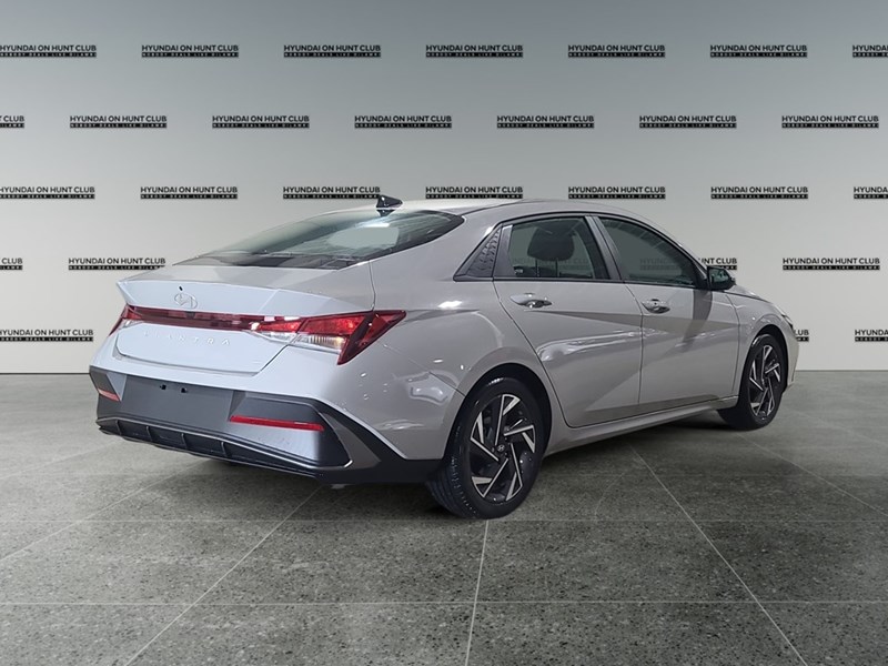 2024 Hyundai Elantra Preferred IVT w/Tech Pkg