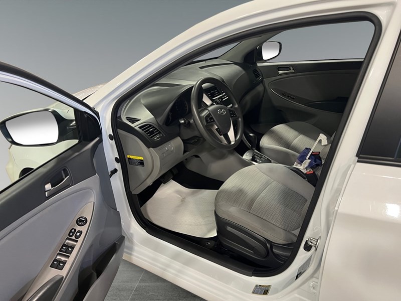 2017 Hyundai Accent 4dr Sdn Auto SE