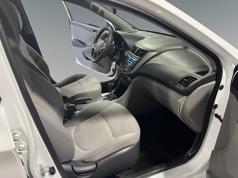 2017 Hyundai Accent 4dr Sdn Auto SE