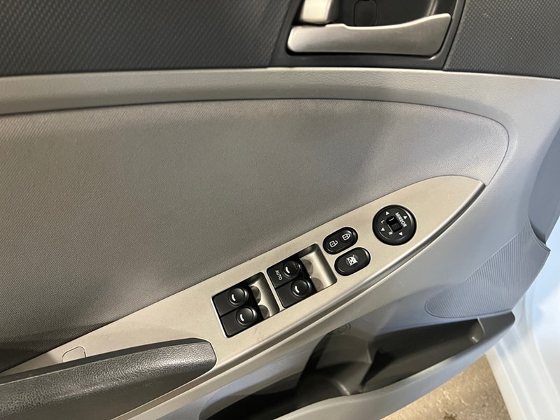 2017 Hyundai Accent 4dr Sdn Auto SE