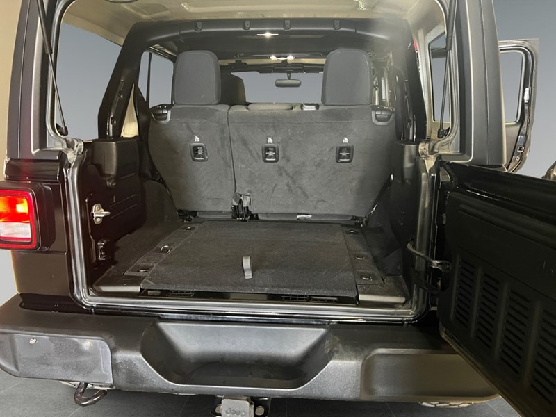 2020 Jeep Wrangler Unlimited Black and Tan 4x4