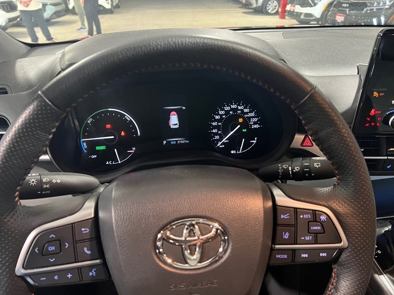 2023 Toyota Sienna XSE 7-Passenger FWD