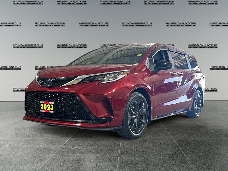 2023 Toyota Sienna XSE 7-Passenger FWD
