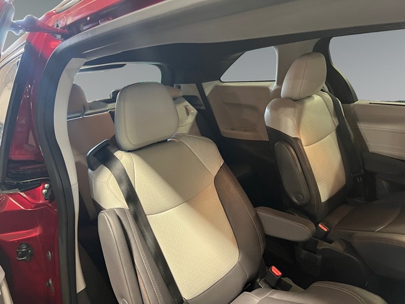 2023 Toyota Sienna XSE 7-Passenger FWD