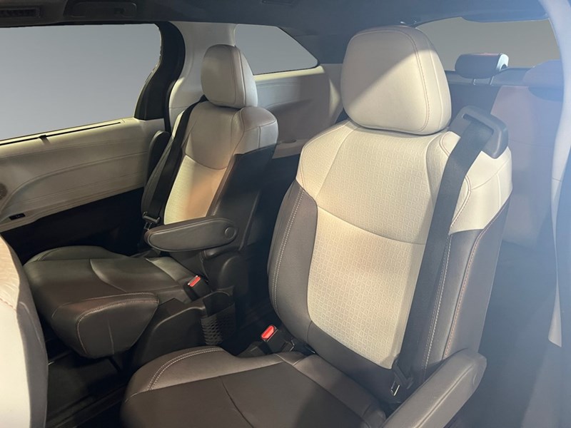2023 Toyota Sienna XSE 7-Passenger FWD